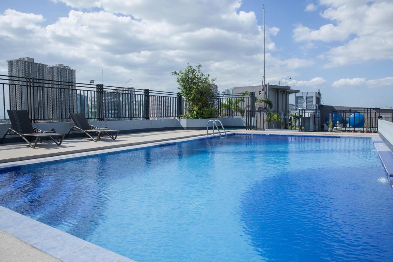 Melbourne Suites Makati City Extérieur photo