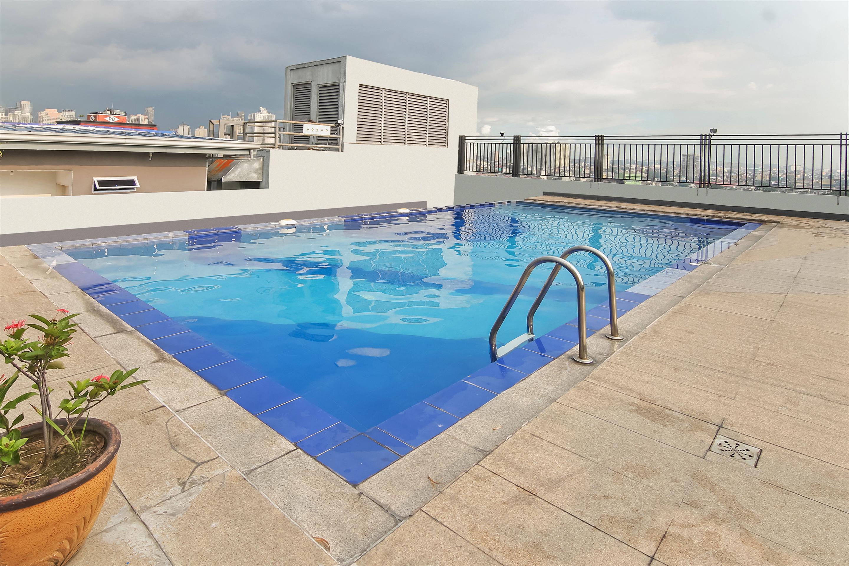 Melbourne Suites Makati City Extérieur photo
