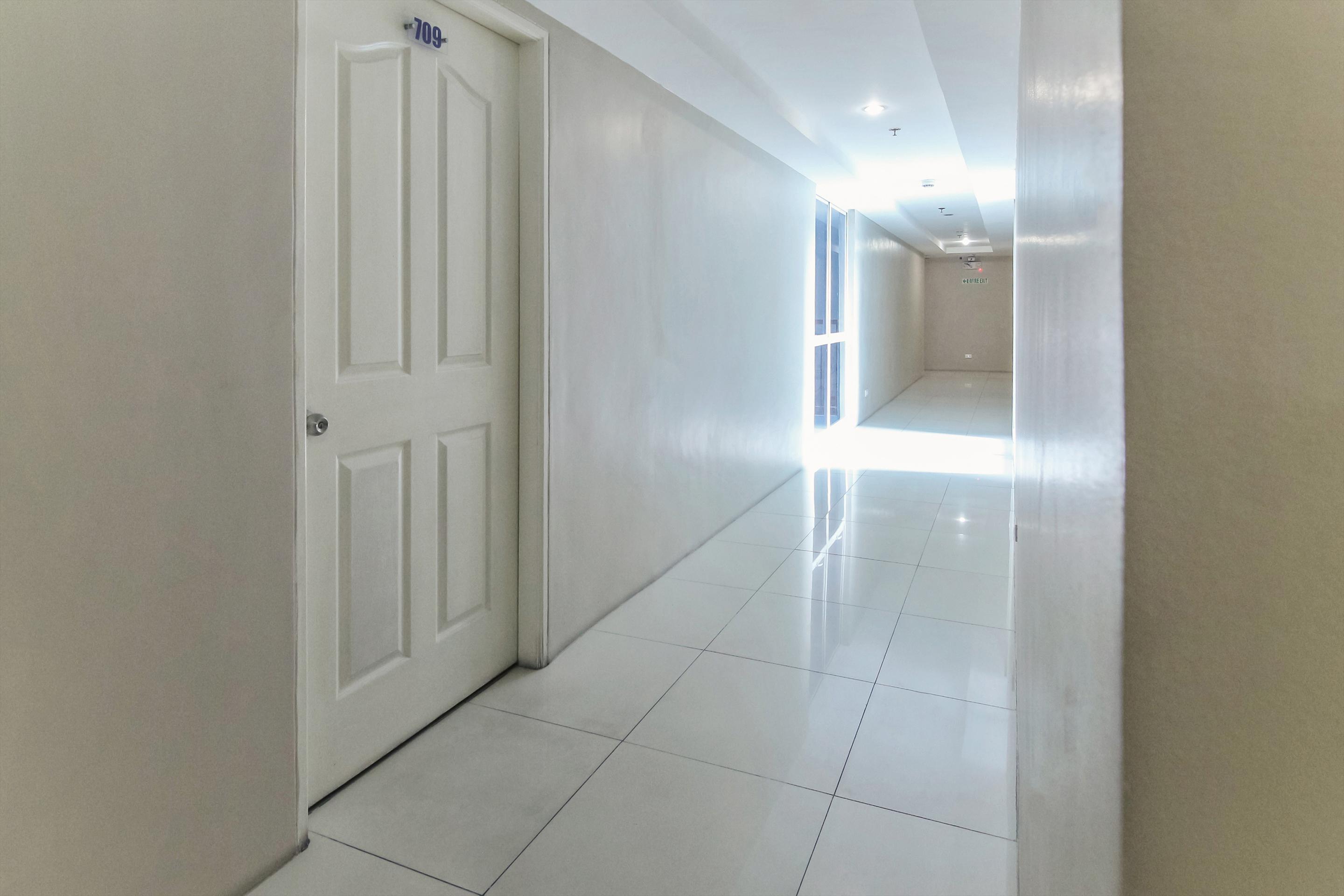 Melbourne Suites Makati City Extérieur photo