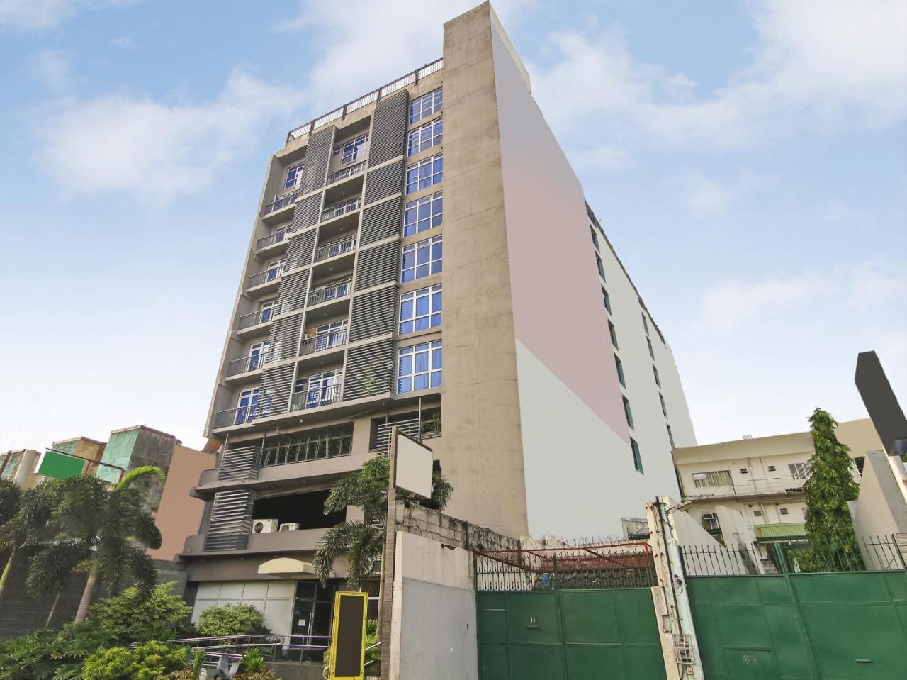 Melbourne Suites Makati City Extérieur photo